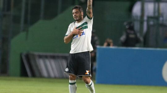 Henrique Almeida: Vila Nova e Coritiba