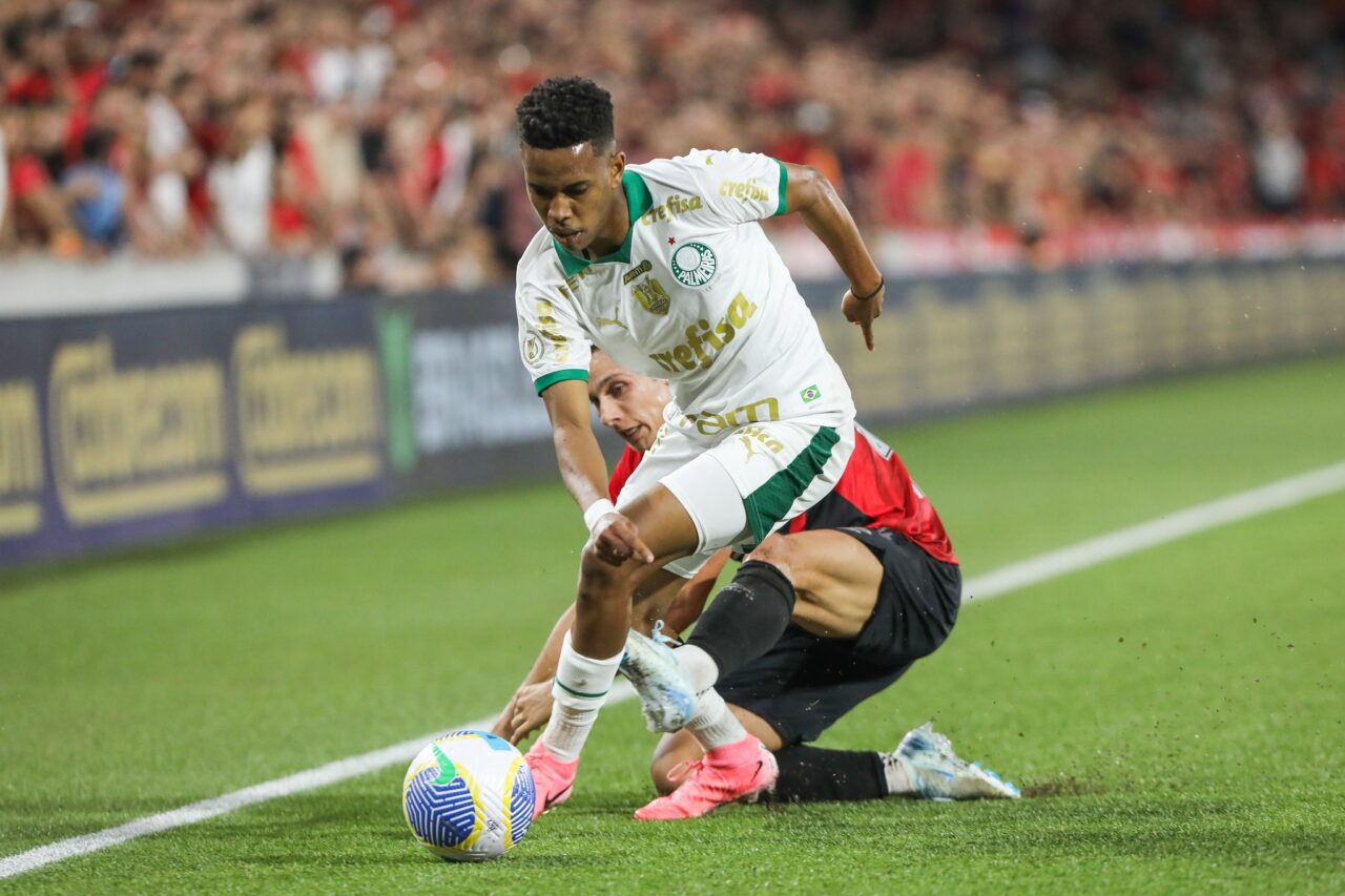 Estêvão, do Palmeiras, enfrenta o Athletico