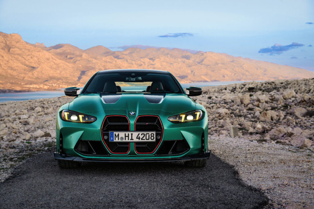 P90548618_highRes_the-all-new-bmw-m4-c