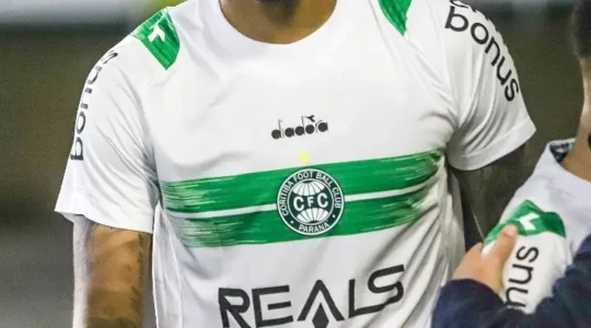 Camisa do Coritiba com o patrocínio da Reals