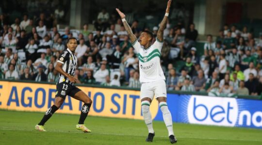 Coritiba x Santos no Couto Pereira, em 2023