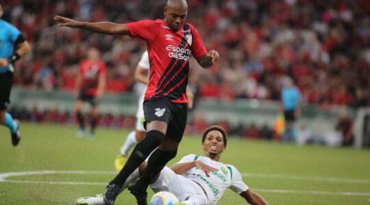 O volante Fernandinho, do Athletico Paranaense