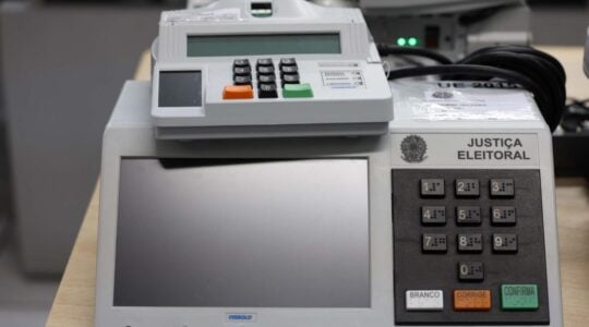 Preparação das urnas eletrônicas para a eleição municipal