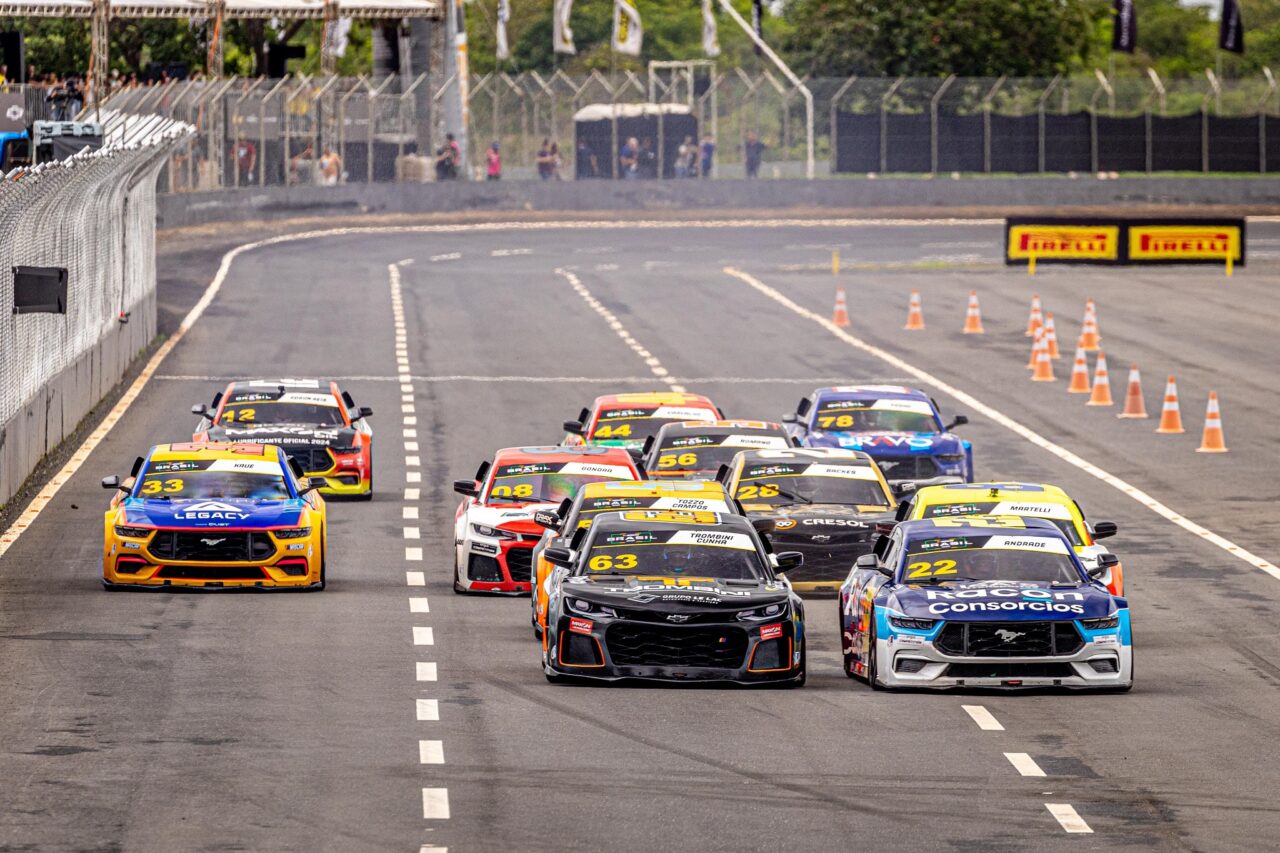Trombini puxa a fila na Nascar Brasil