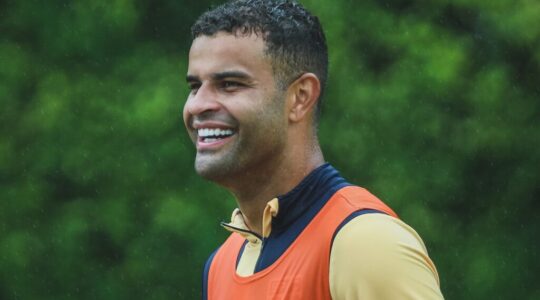 Alisson, volante do São Paulo