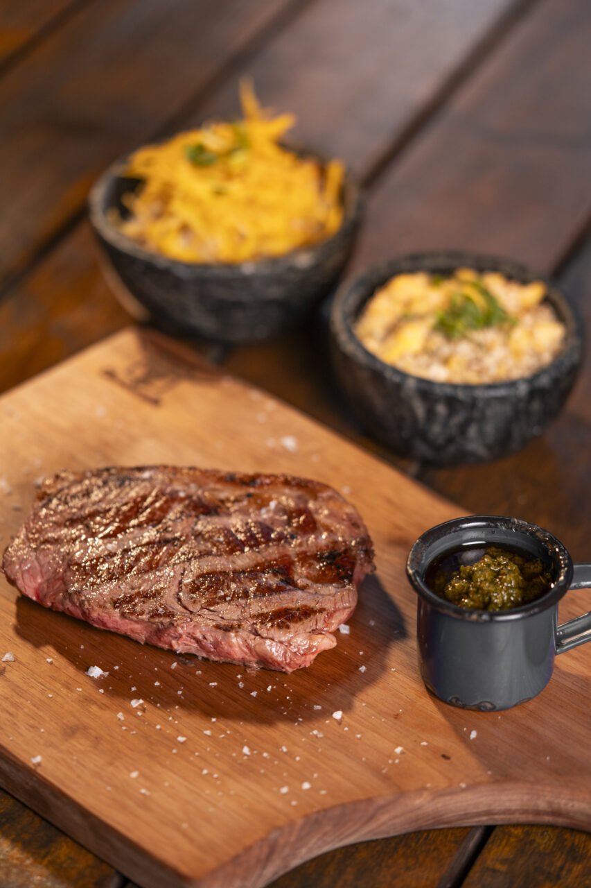 9-_Bife de Chorizo executivo com arroz fazenda e farofa da granja2.jpg