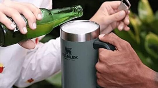 De copo Stanley até vinhos Amazon começa esquenta Black Friday com itens 80% off