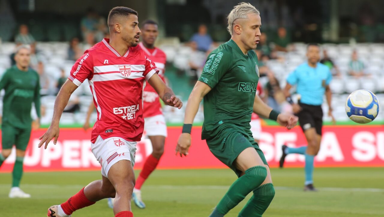 O lateral-direito Hereda, do CRB: na mira do Athletico Paranaense