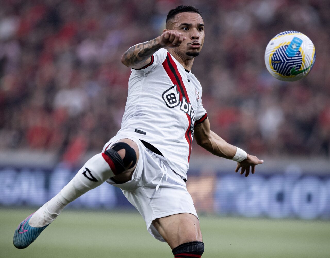 Luiz Fernando pelo Atlético-GO: Athletico tenta contratar o jogador
