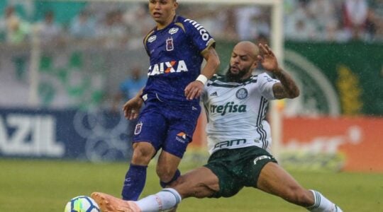 Alesson, ex-Paraná Clube e hoje no Vila Nova: na mira do Coritiba