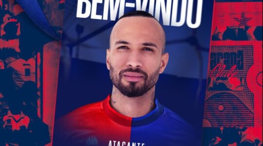 O atacante Leandro Pereira no Paraná Clube