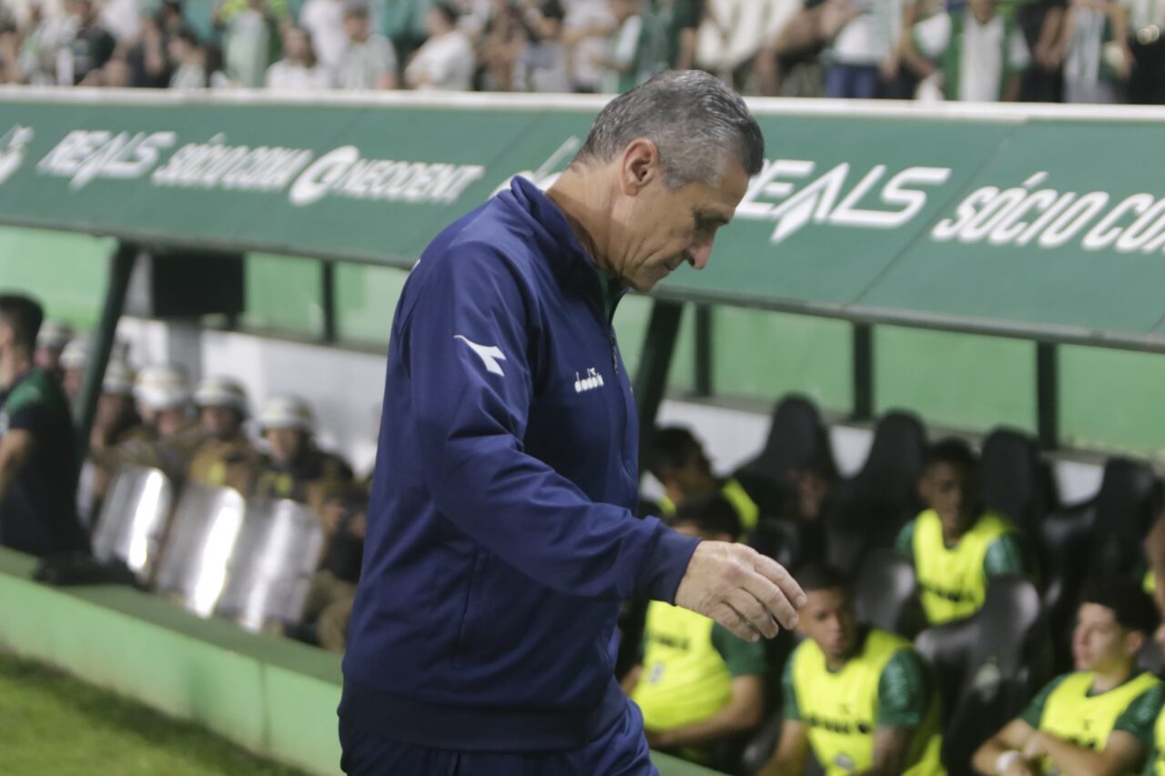 Jorginho em Coritiba x Santos