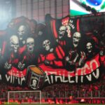 Torcida do Athletico contra o Atlético-MG na Ligga Arena: ingressos