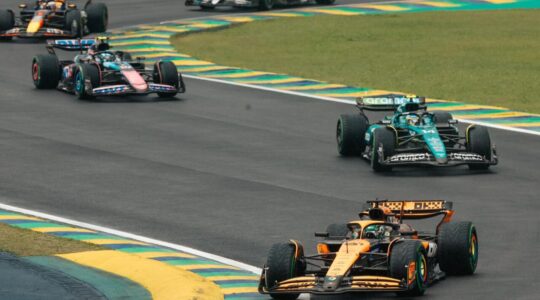 Lando Norris na frente