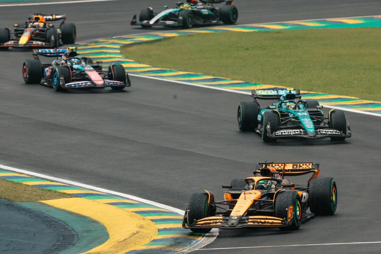 Lando Norris na frente