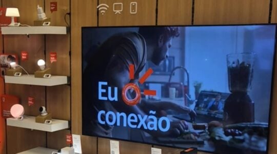 Loja inteligente e acolhedora Claro traz experiência de vida conectada a shopping de Curitiba
