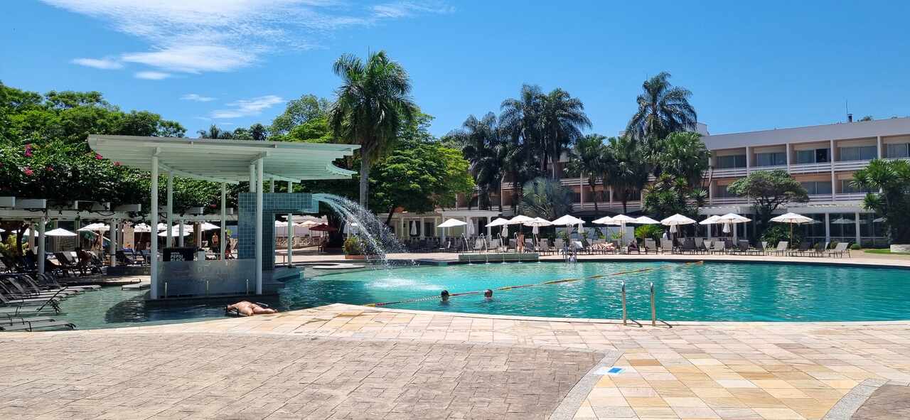 Piscina Bourbon_Easy-Resize.com