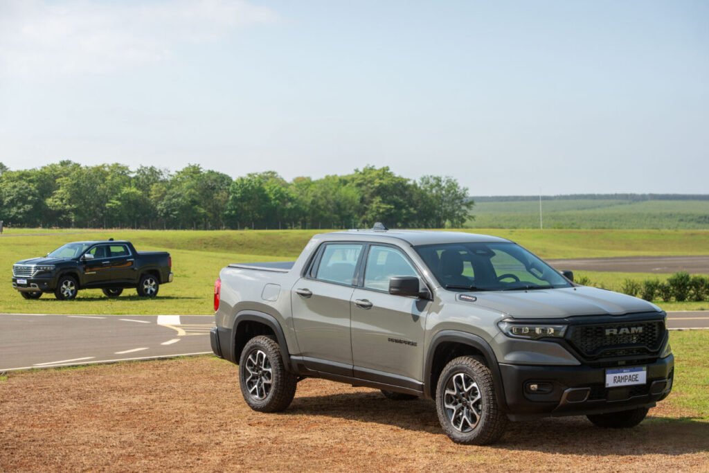 Rampage Rebel 2.2 Turbodiesel 200 cv 1)