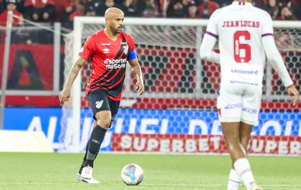 O zagueiro Thiago Heleno, do Athletico Paranaense