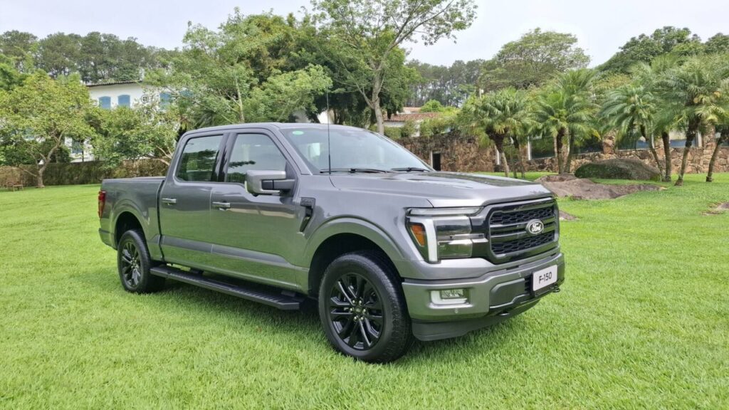 Versão Lariat Black se diferencia pelos detalhes em preto