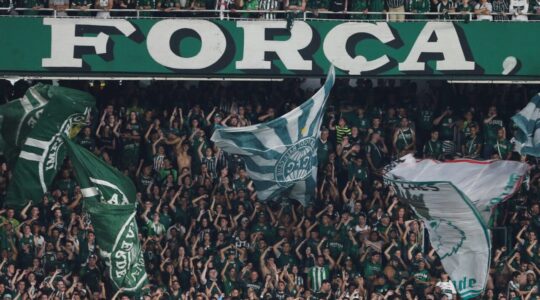Torcida do Coritiba no Couto Pereira: Imperio Alviverde
