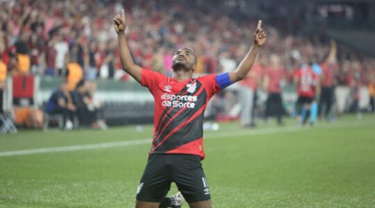 Nikão comemora gol: São Paulo x Athletico