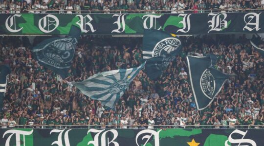 Torcida do Coritiba no Couto Pereira
