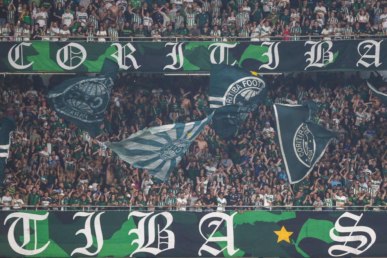 Torcida do Coritiba no Couto Pereira