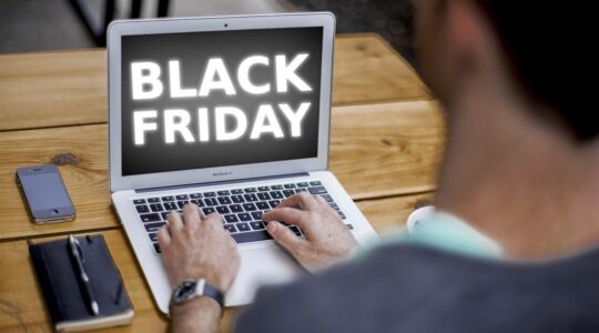 black-friday-4645768_1920
