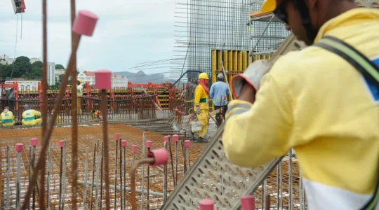construcao_civil_obras_canteiro_de_obras_construcao_trabalhadores190220142534_0