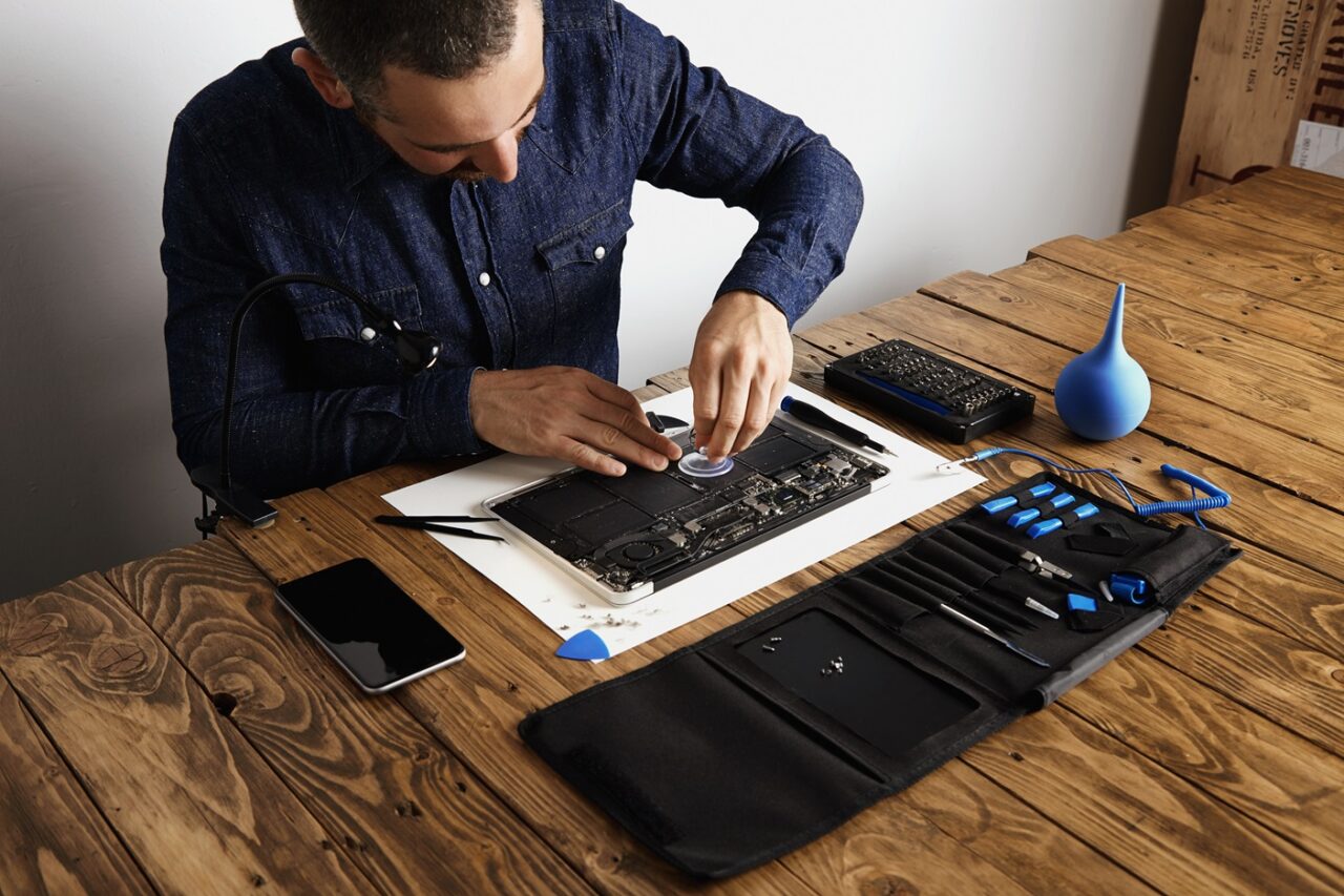 Electronic repair service