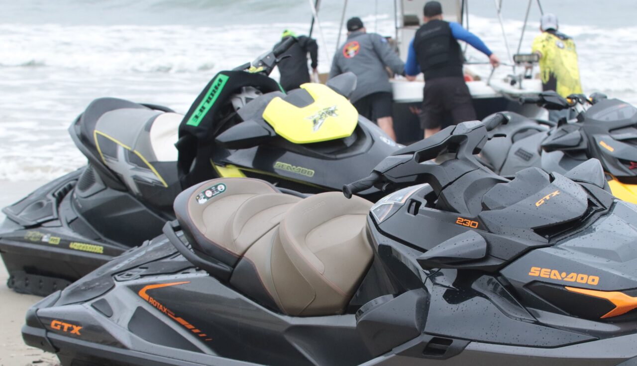 jetskis