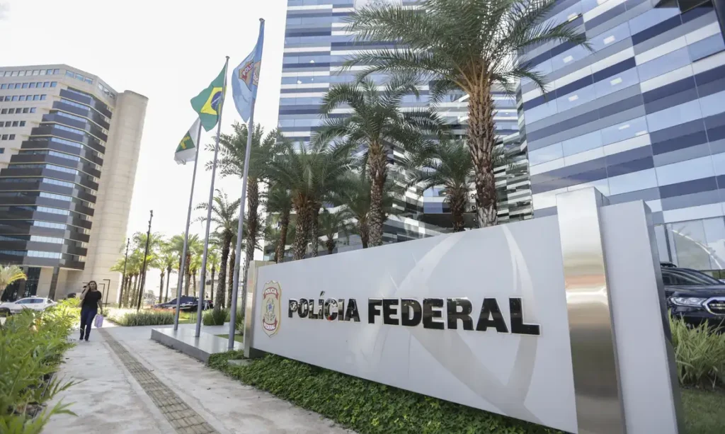 polícia federal golpe silêncio democratas