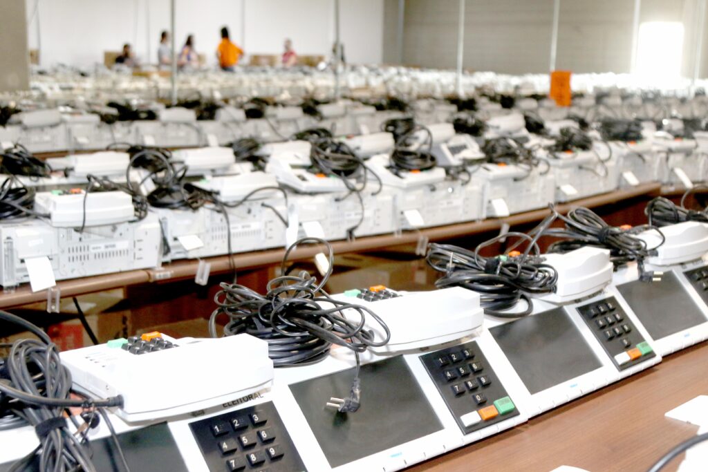 URNAS ELETRONICAS NO TRE URNA ELETRONICA