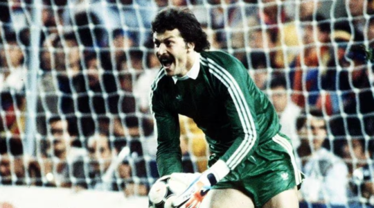02duckadam2 div uefa