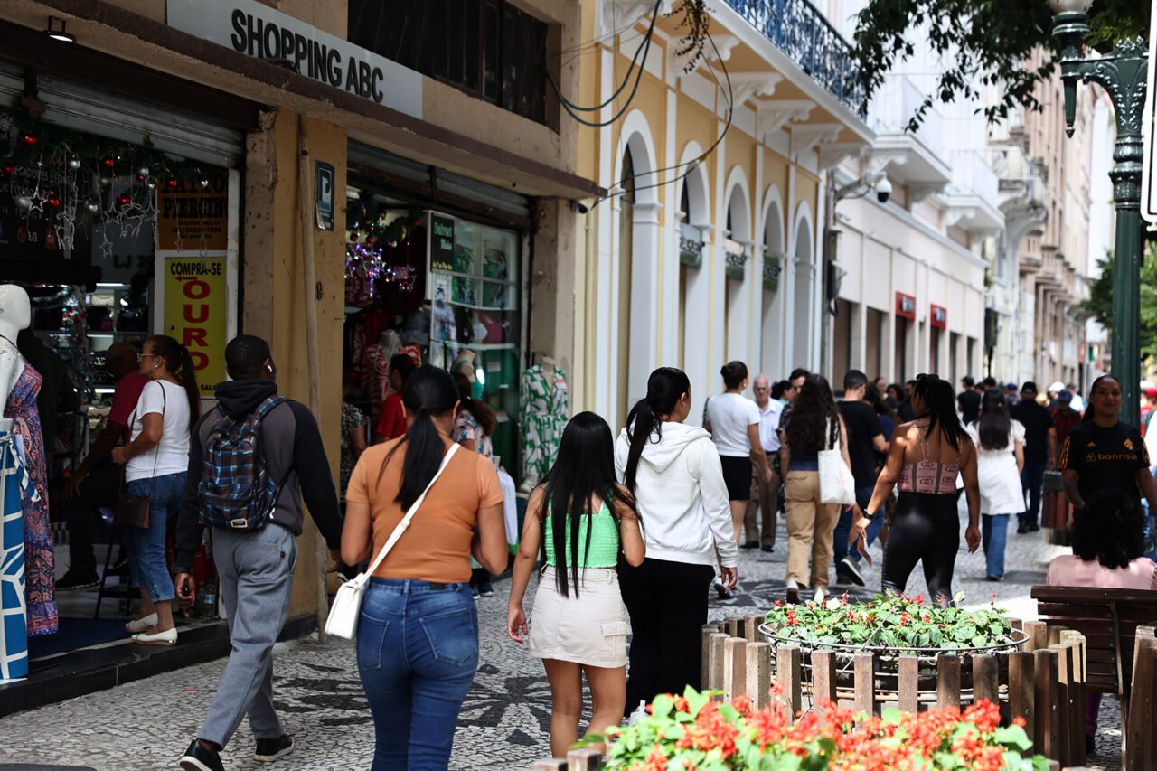 COMERCIO MOVIMENTO