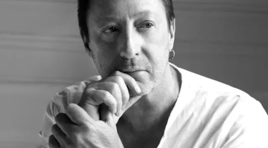 1735015806-julian-lennon