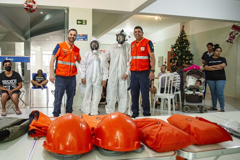 Guarda Municipal e Defesa Civil realizam evento de Natal na APACN apoio à criança com câncer