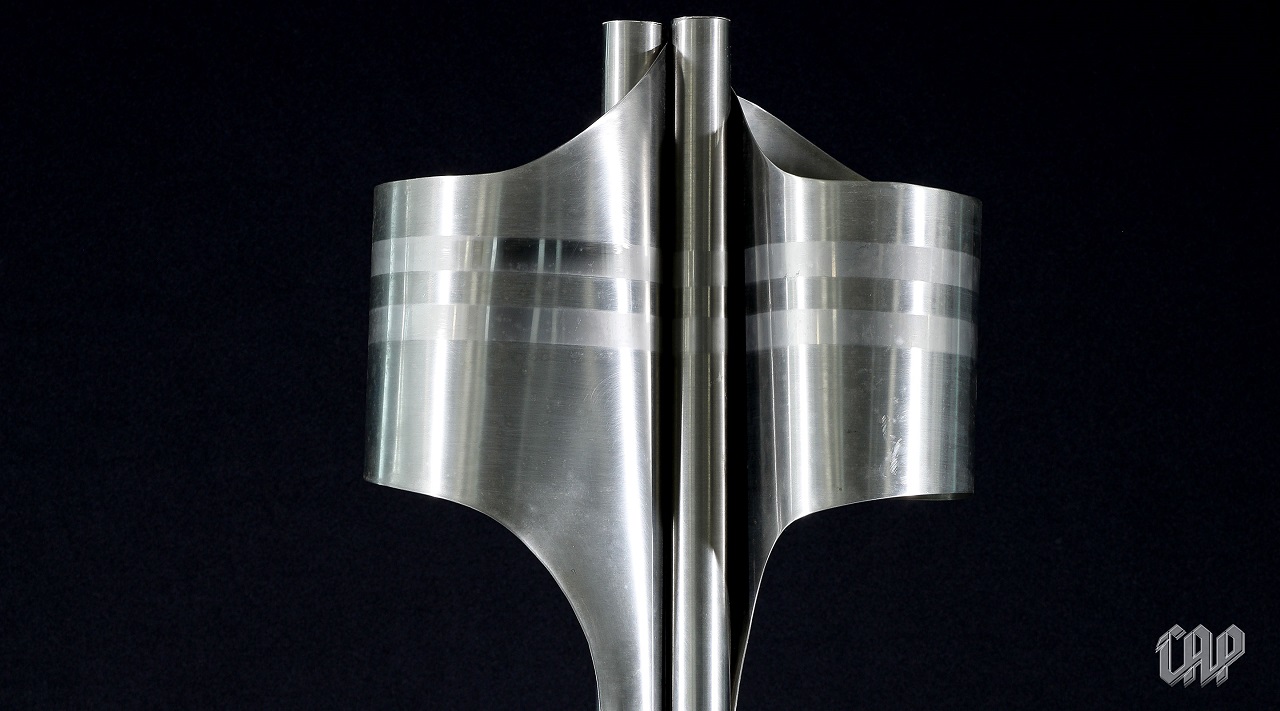 O troféu de campeão brasileiro de 2001, do Athletico Paranaense