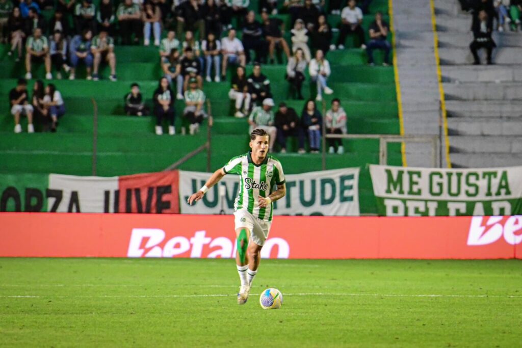 O zagueiro Danilo Boza, do Juventude: na mira do Athletico