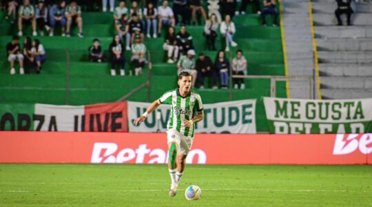 O zagueiro Danilo Boza, do Juventude: na mira do Athletico