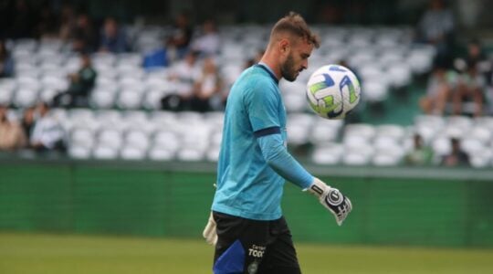 O goleiro Gabriel Vasconcelos, do Coritiba