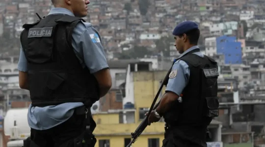 Policiais em ação