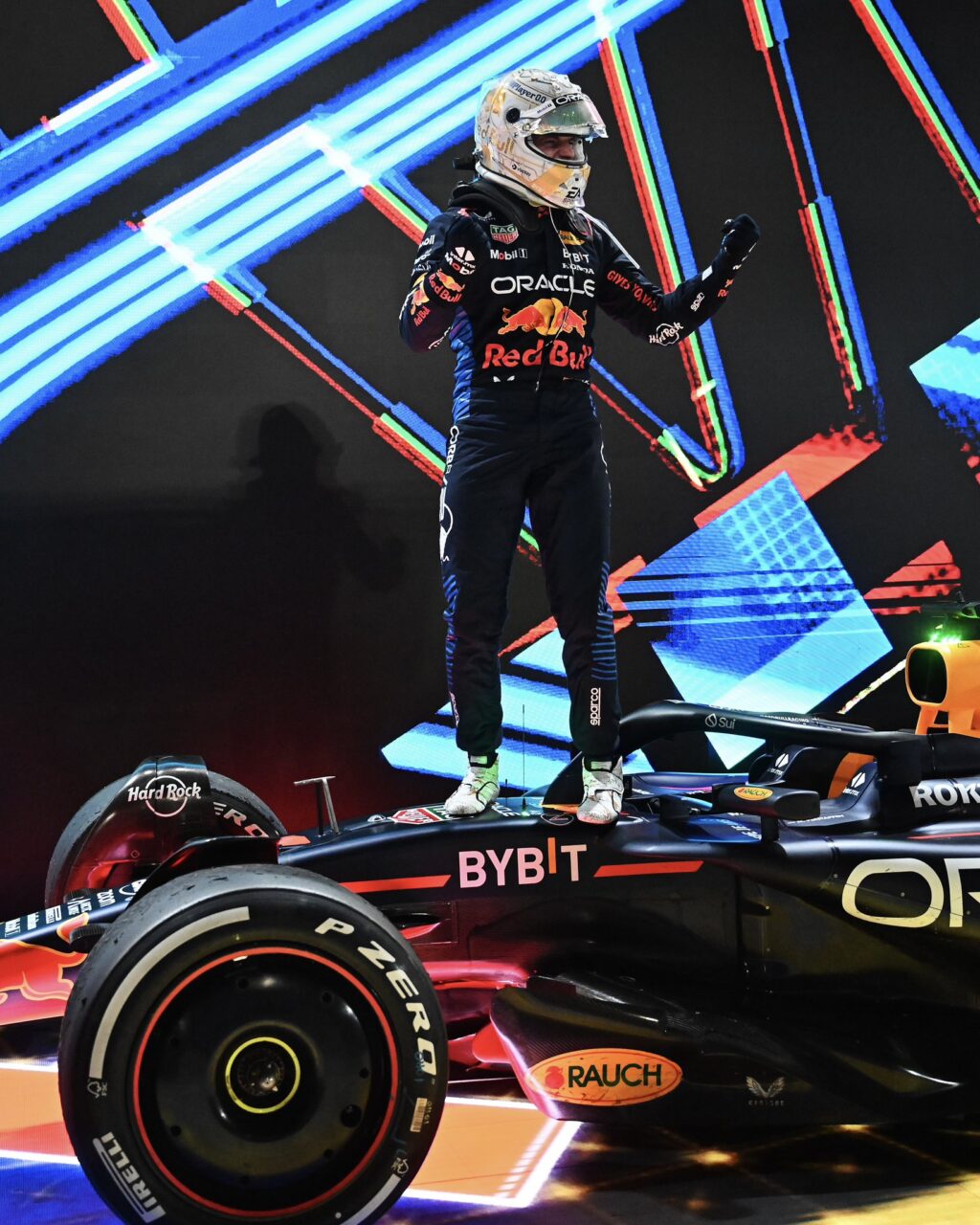 Max Verstappen comemora