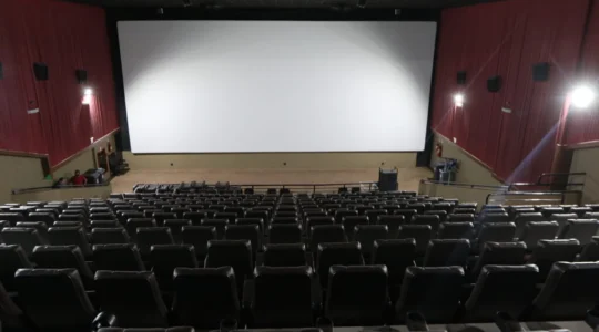 SALA-DDE-CINEMA-FRANKLIN-DE-FREITAS-1024×683