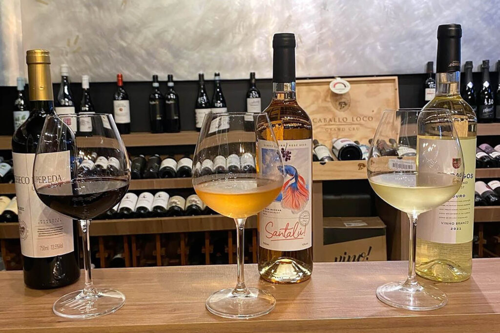Vinho em taca na Mercadoteca – foto Valterci Santos