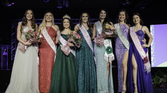 rainha e princesas da festa da uva de colombo