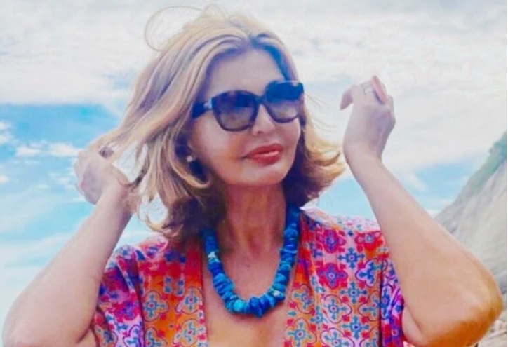 roberta close