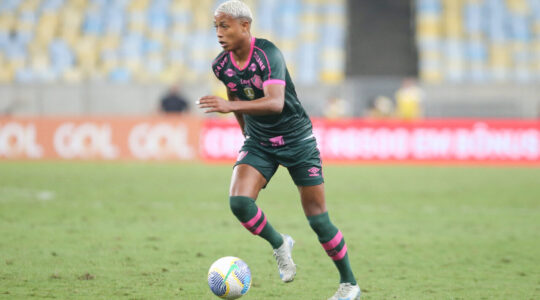 O atacante Isaac pelo FLuminense, no Maracanã: contratado pelo Athletico