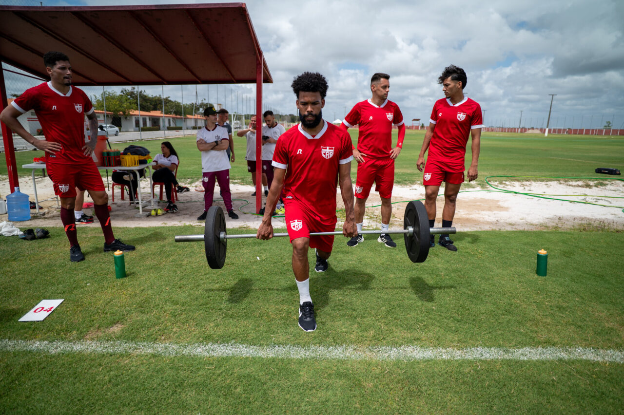 O volante Falcão, do CRB: na mira do Athletico Paranaense